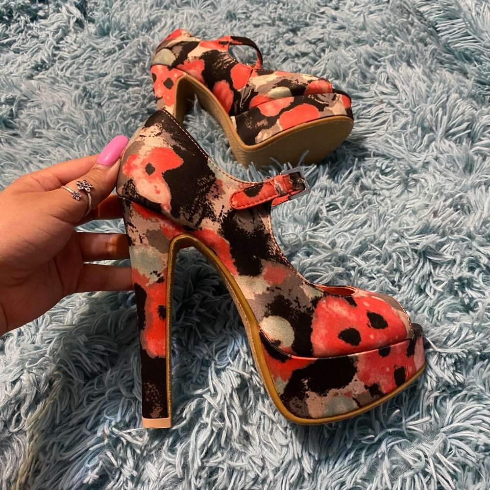 Shoe Dazzle Platforms